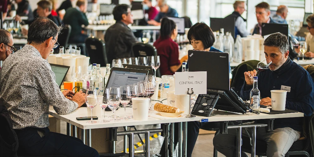 Judges tasting wines of Central Italy at the Decanter World Wine Awards competition, London 2022. Credit Nic Crilly-Hargrave